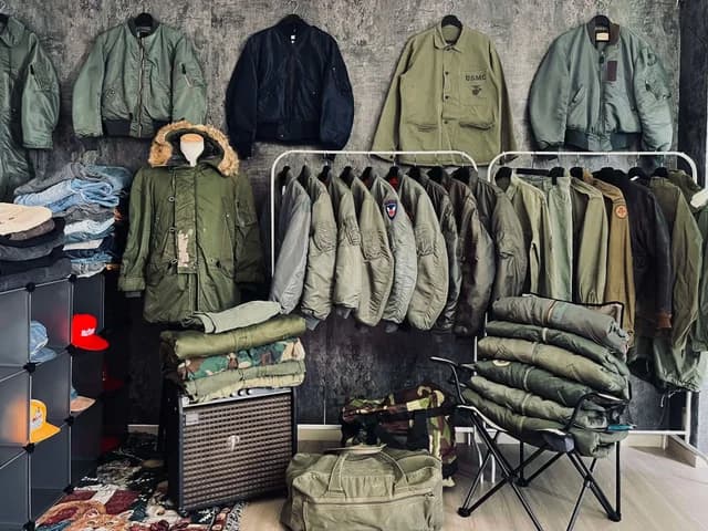 VINTAGE MILITARY